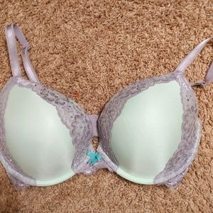 Very Sexy Bra from Victorias Secret. Never worn. Size 34DD.